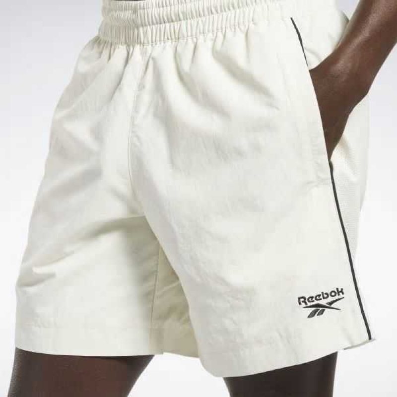 White Reebok Classics Vector Shorts | GBQ-051698